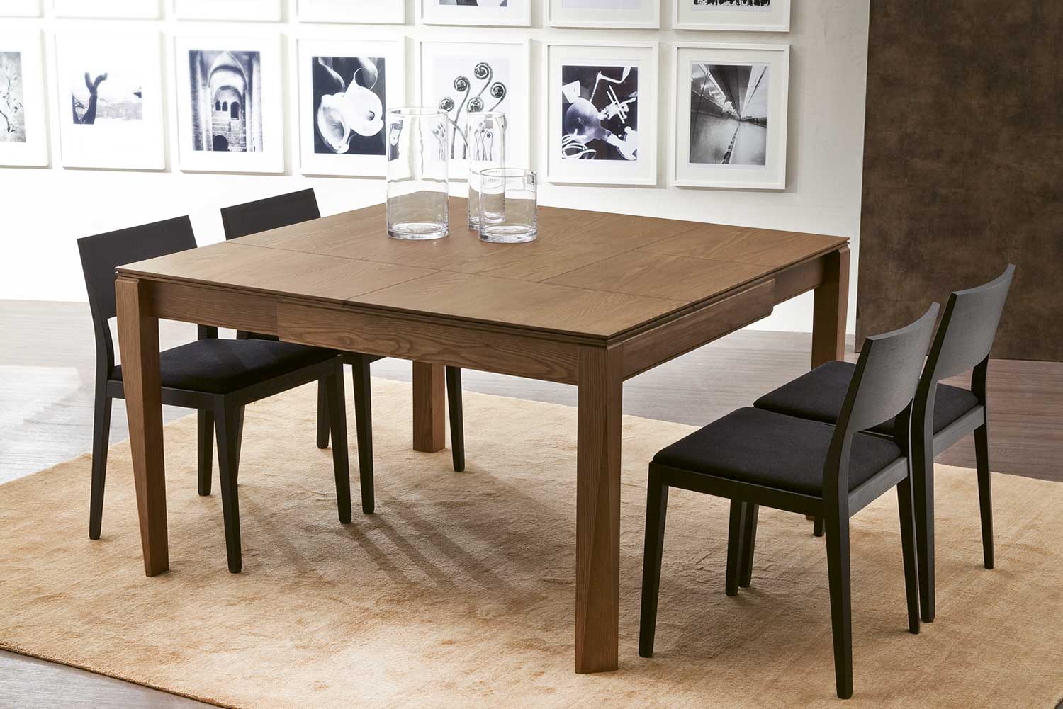 Tavolo Da Pranzo Quadrato Livinia Aslan In Rovere Malese, 75x75x74 Cm, Stile Mid-Century, Noce