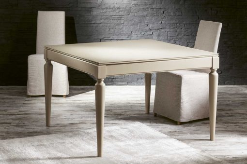 Original and beautiful, Plurimo by Hanno Giesler is a square convertible two-tone table realized 100% in Italy. Online shopping. Free home delivery.