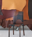 40 elementi e 2.000 cuciture. Una sedia in cuoio da collezione. Vera pelle in 4 mix di colori diversi. Originale e design. Consegna a domicilio.