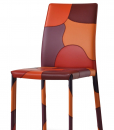 40 elementi e 2.000 cuciture. Una sedia in cuoio da collezione. Vera pelle in 4 mix di colori diversi. Originale e design. Consegna a domicilio.
