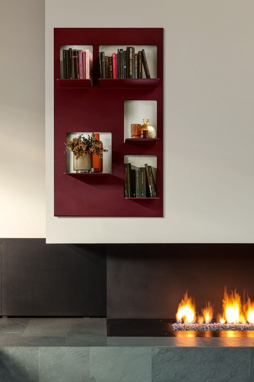 Wall bookcase in red metal. 5 shelves. Handcrafted in Italy. Shop online for the best made in Italy furniture. Free home delivery.