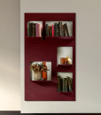 Wall bookcase in red metal. 5 shelves. Handcrafted in Italy. Shop online for the best made in Italy furniture. Free home delivery.