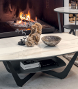 Ceramic top in Calacatta Gold finish and metal base. This modern coffee table also has an additional shelf. Its legs are graphite painted. Online shopping.