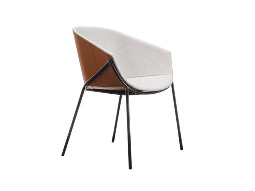 Poltrona di design Calla con finitura nera e rivestimento bicolore
