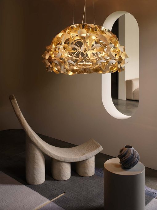 Original and luxurious round gold suspension handmade in Italy with recyclable technopolymers. Stunning three-dimensional effect. Free home delivery.