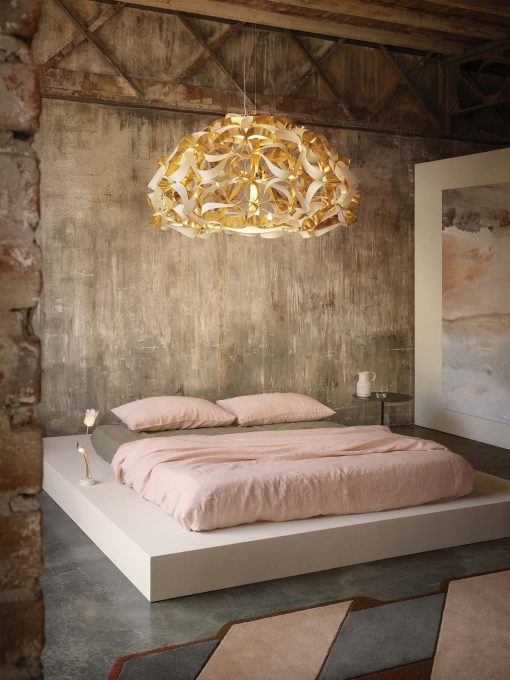 Original and luxurious round gold suspension handmade in Italy with recyclable technopolymers. Stunning three-dimensional effect. Free home delivery.