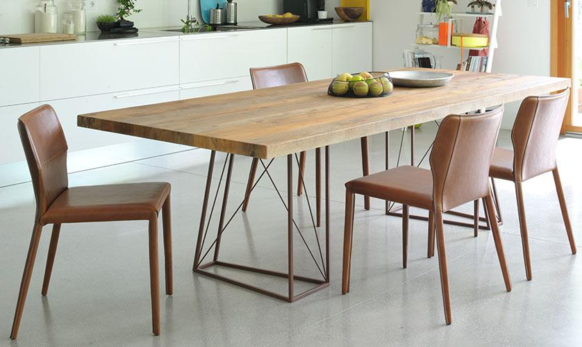 Roxy rectangular table with Briccola wood