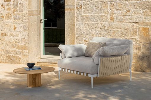 Luxurious and comfortable outdoor white and beige garden lounge set. Shop online to furnish your garden or yacht with the best high quality items.