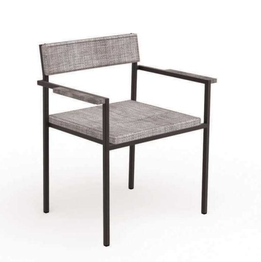 Sedia con braccioli da giardino con seduta e schienali imbottiti. Arredo giardino lussuoso. Tavoli e sedie, mobili per esterno. Design Ramon Esteve.