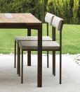 Sedia da giardino moderna imbottita. Tavolo con sedie da giardino in acciaio. Vendita online di arredo e mobili da esterno. Design Ramon Esteve.
