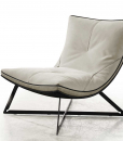 Chaise longue en cuir crème made in italy. Vente en ligne de meubles et fauteuils relax design haut de gamme avec livraison gratuite.