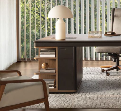 Noe scrivania direzionale con piano asimmetrico in legno e cuoio. Vendita online di mobili da ufficio di lusso made in Italy con consegna gratuita.