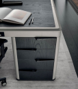 Graphite ash wood and white leather are the original colours for this luxurious executive desk, perfect for home working. Made in Italy. Free shipping.