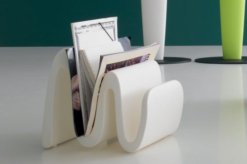 Sinuo is an original and amazing luxury magazine rack. This modern magazine rack offers unique design, sinuous lines and vibrant colours. Shop for modern magazine racks.