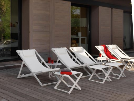 Tann is a modern deck chair that makes a perfect addition to any outdoor setting. Shop online for luxury deck chair or high quality pool lounge chairs.