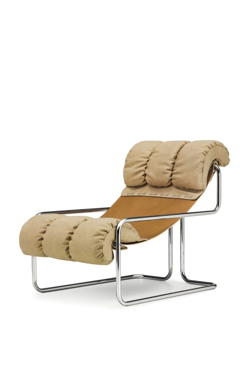 Tucroma is a luxurious chaise longue in bicoloured leather created in 1971 by Guido Faleschini. Made in Italy, high-end furniture. Free home shipping.