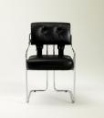 Sedia imbottita in pelle. Struttura cromata. Design Guido Faleschini. Arredamento lussuoso per la casa e l'ufficio. Vendita online e consegna gratuita.