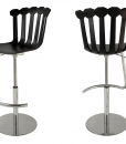 Tulip, entièrement réalisé artisanalement en Italie est un tabouret contemporain de bar. Ce tabouret réglable et confortable est disponible in 3 couleurs.
