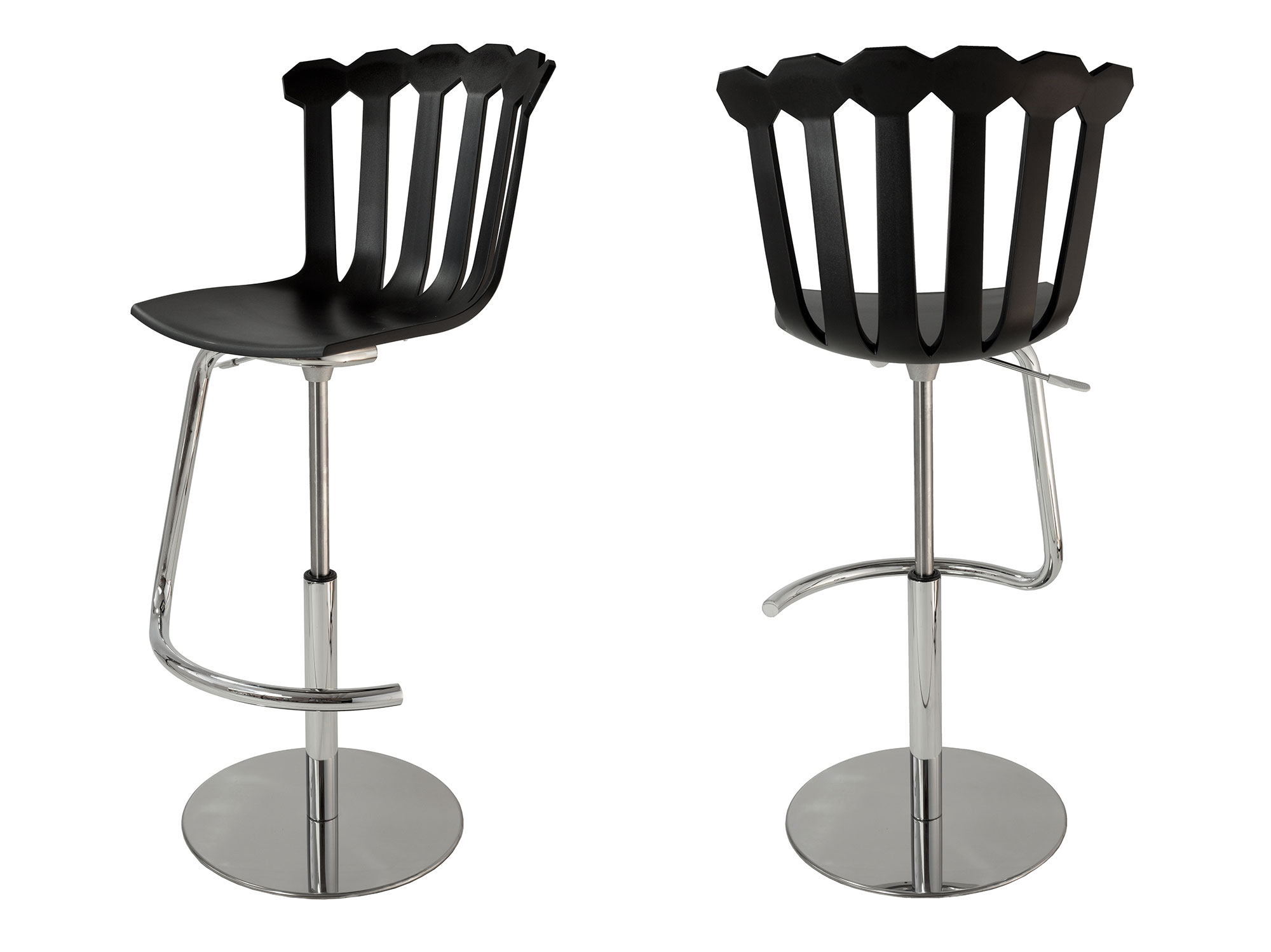 Tulip, entirely handcrafted in Italy, is an original adjustable bar stool, available in 3 different colours. Shop now for metal bar stool, made in Italy.