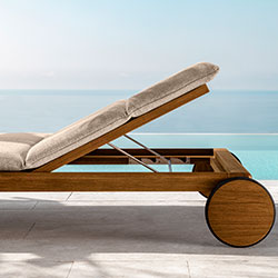 Outdoor chaise longue