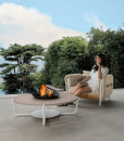 Poltrona da esterno design in alluminio e teak. Vendita online di mobili da giardino di lusso. Comprate i nostri mobili outdoor made in Italy