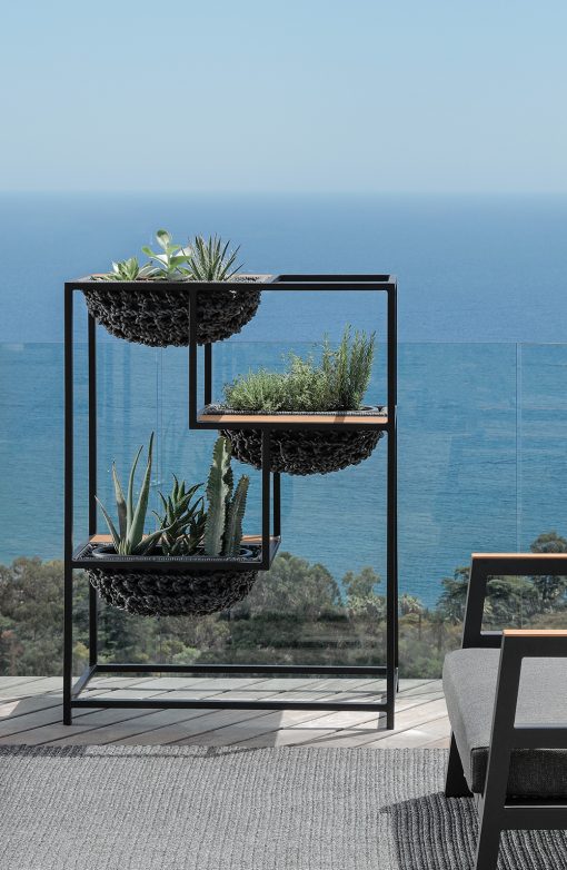 Jardinière en aluminium d' extérieur. Jardinière design pour balcons et terraces. Meubles de jardin made in italy.