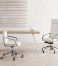 Poltrona direzionale design made in italy girevole con 5 ruote. Schienale alto regolabile. Vendita online di mobili da ufficio di lusso con consegna gratuita.