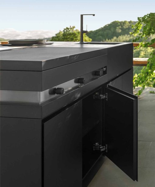 Luxurious outdoor kitchen with sink, barbecue, and lights included. Complete your garden furniture with our high-end complements. Free home delivery.