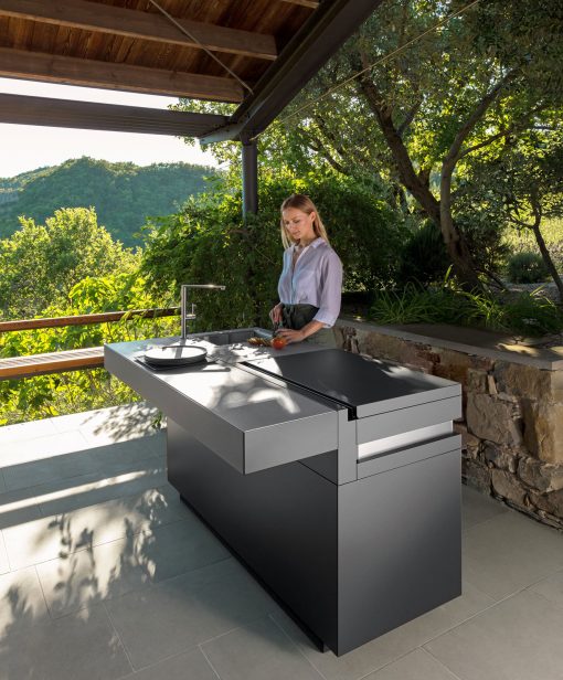 Luxurious outdoor kitchen with sink, barbecue, and lights included. Complete your garden furniture with our high-end complements. Free home delivery.