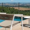 Petit fauteuil lounge de jardin en aluminium. Vente en ligne de meubles d'extérieur design haut de gamme, livraison gratuite. Meubles jardin et terrasse.