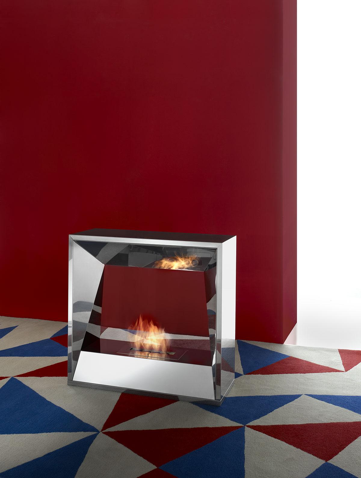 Our collection of luxury bio ethanol fireplace provides extreme ease of adoption to any environment. Discover our modern bio ethanol outdoor and indoor fireplaces.