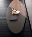 Table basse ovale bi-colore pour une ambiance moderne et luxueuse, à la maison comme au bureau. Design Andrea Lucatello. Vente en ligne, livraison gratuite.