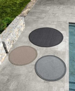 Round outdoor rug in polypropylene fibre. Diametre 200 or 300 cm. Grey or Linen colour. Water-repellent, anti-stain and anti-mould. Free home delivery.