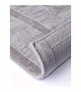Tappeto design in Tencel, colore dominante avorio. Vendita online di lussuosi tappeti originali con consegna gratuita. Tappeto quadrato o rettangolare.